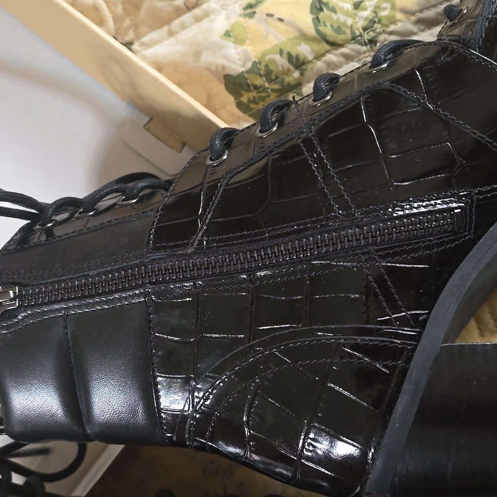 New Imbosed    Michael Kors Boots - Picture 4 of 6